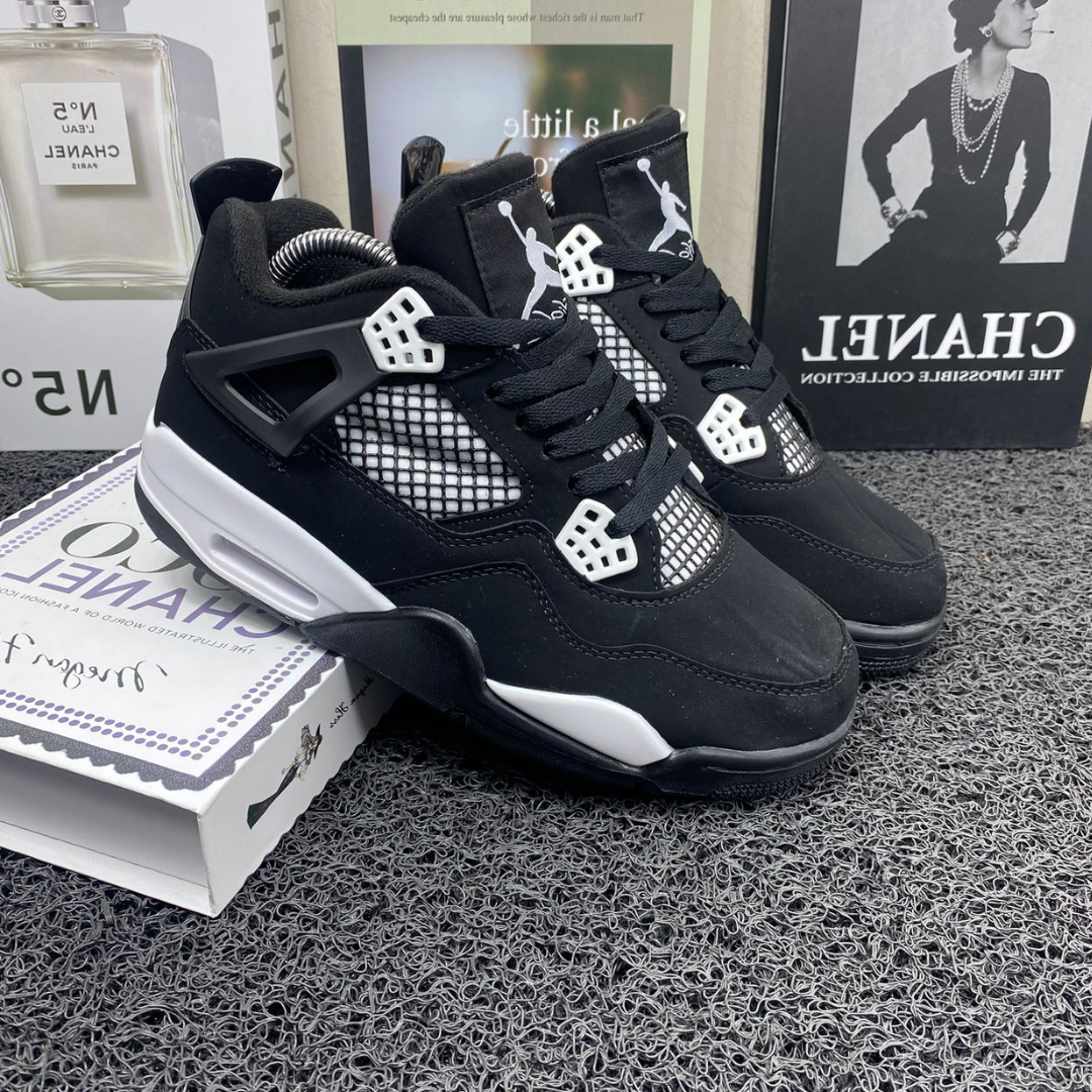 Nike Air Jordan 4 Retro