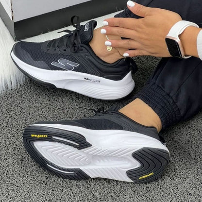 Skechers Max Cushioning