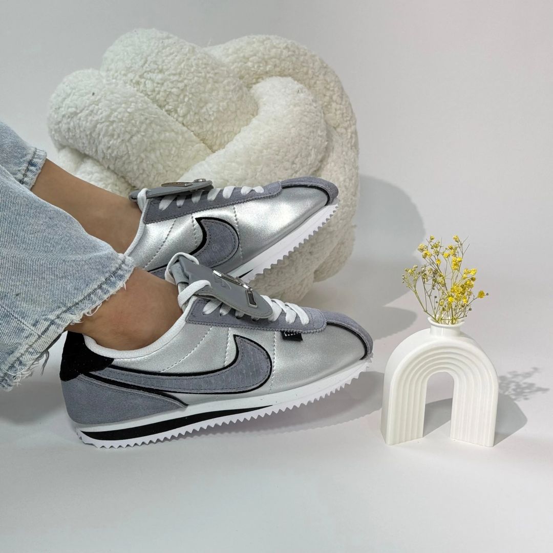 Nike Cortez En Cuero Plateado